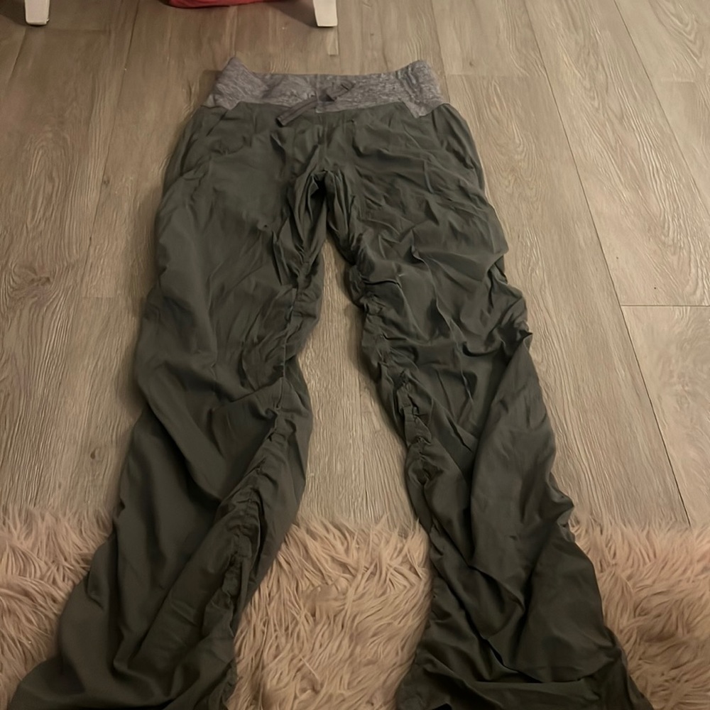Ivivva grey joggers